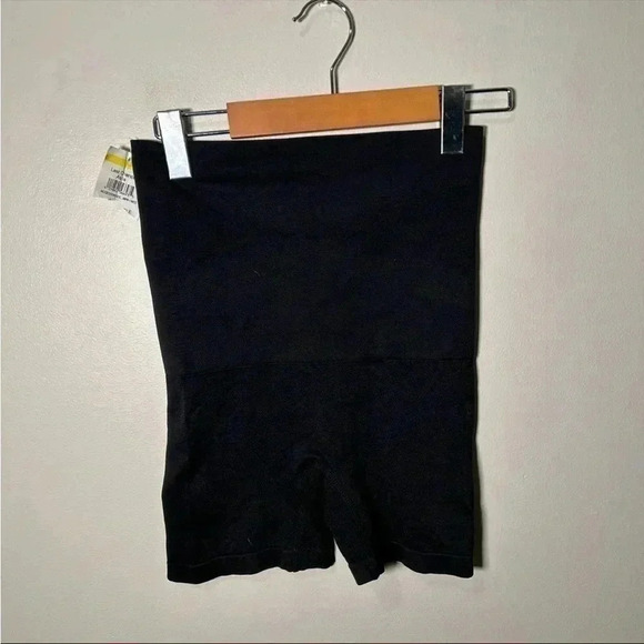 NWT F.I.T shaper shorts S - Picture 2 of 5